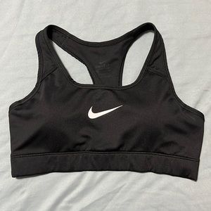 women’s nike sports bra